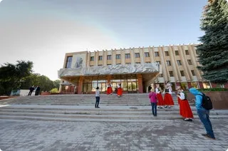 В ГЦК прошел выпускной вечер для выпускников Гомельского торгово-экономического колледжа
