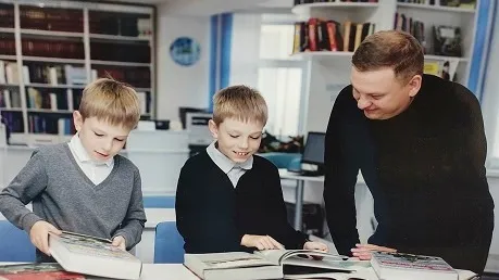В библиотеке имени А. И. Герцена открылась фотовыставка «Папы»