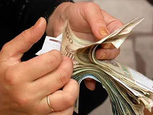 «Резать» зарплату больше не обязаны
