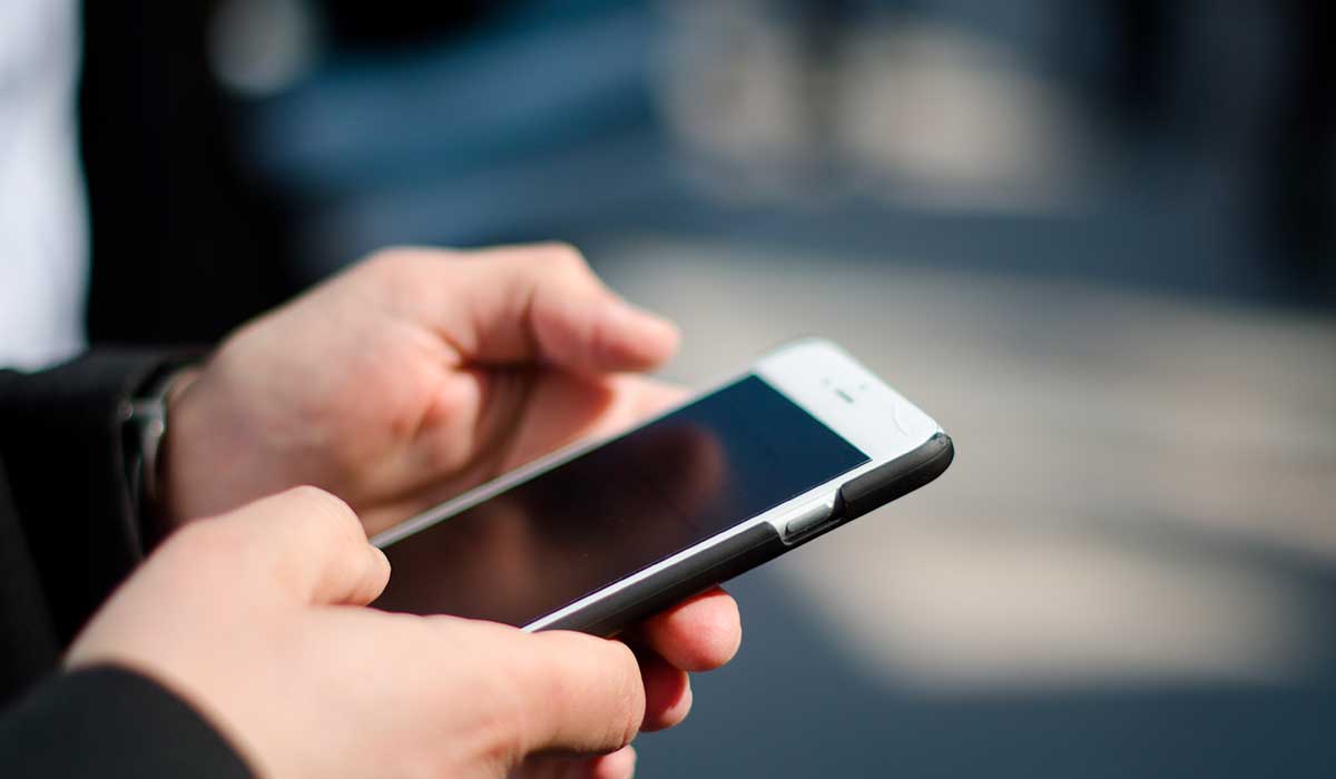 uso-del-celular-y-sus-efectos-fisicos.jpg