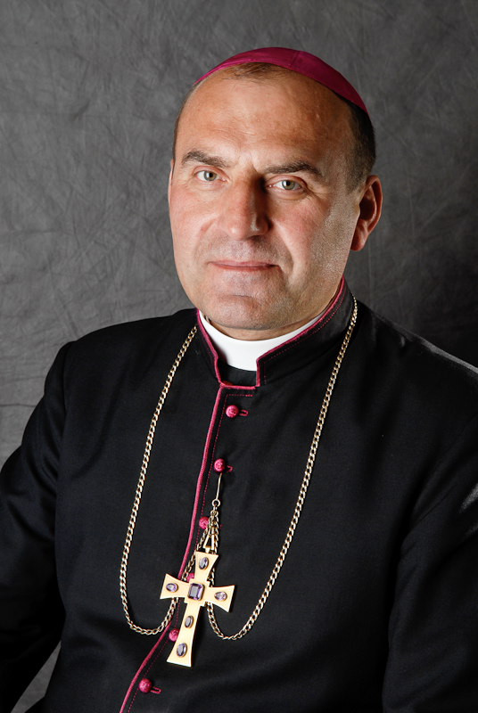 bishops-002.jpg
