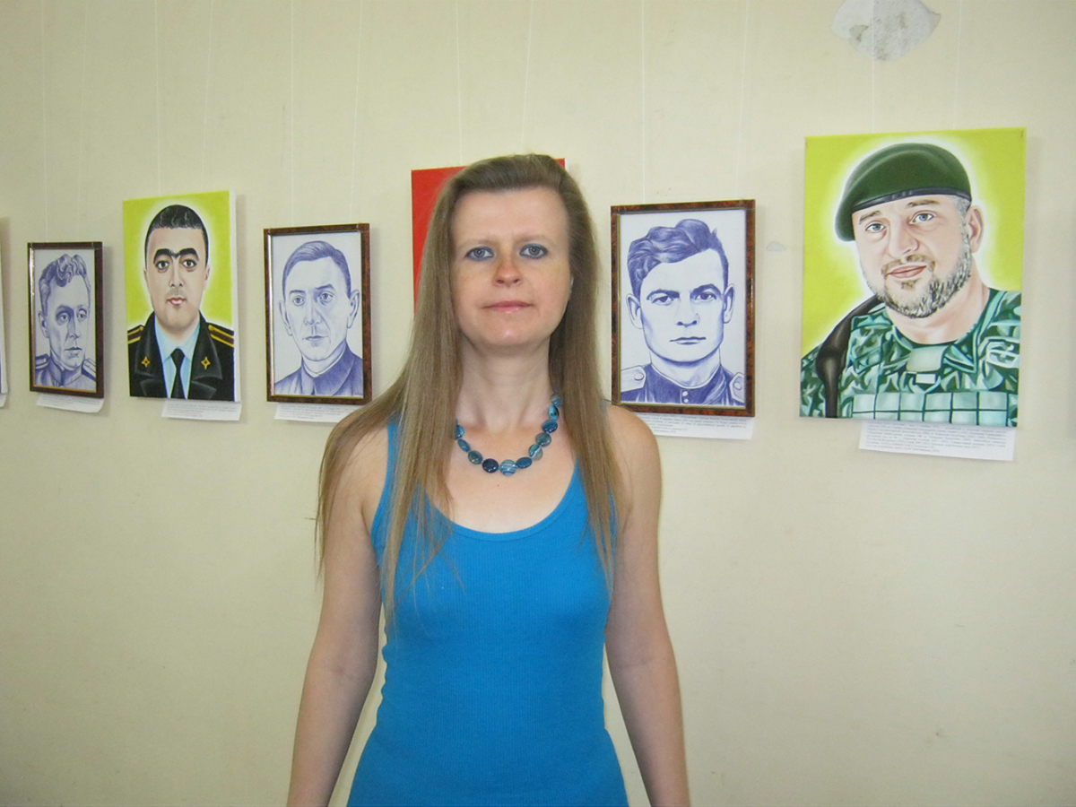 ELENA KIRMIZI NAR и портрет Быкова(1).JPG