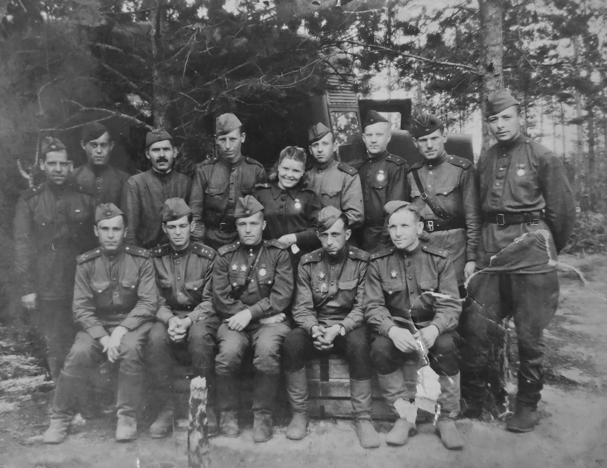 Фронтовая фотография 874‑го штурмового авиаполка