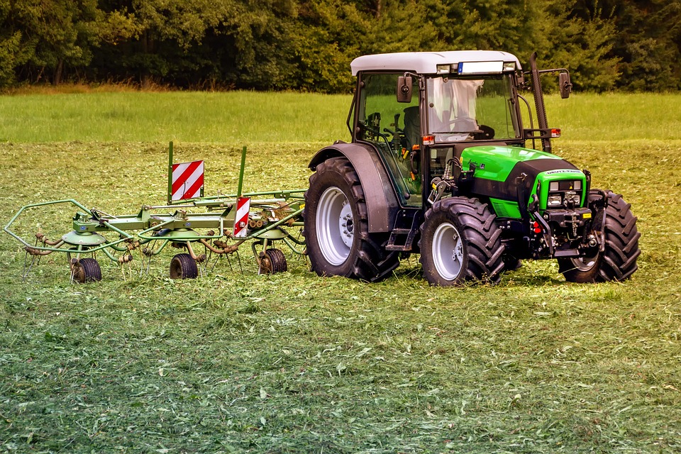 tractor-3571452_960_720.jpg tractor-3571452_960_720.jpg