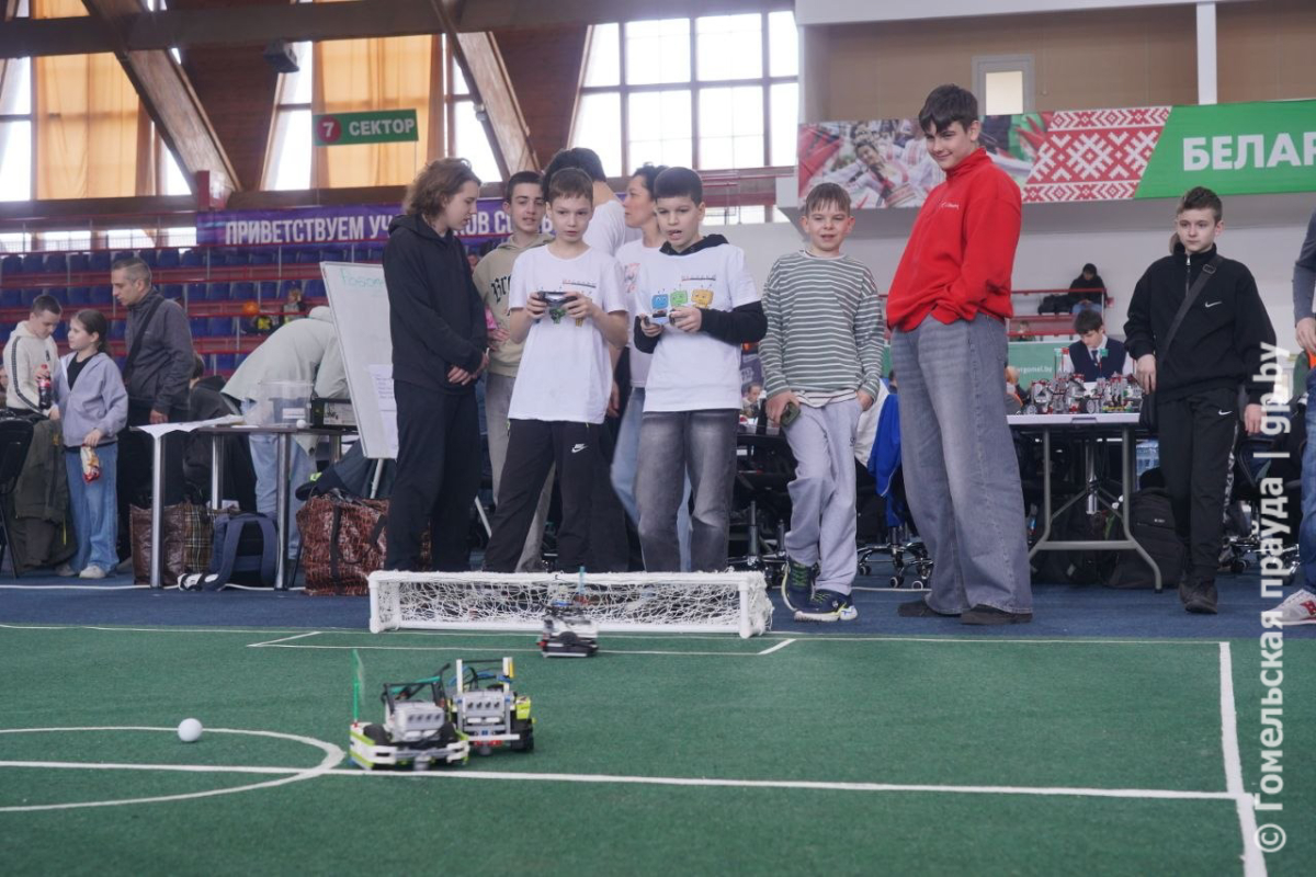 Турнир ROBOQUEST Гомель: 400 юных инженеров от 6 до 18 лет соревнуются в 22 компетенциях по робототехнике