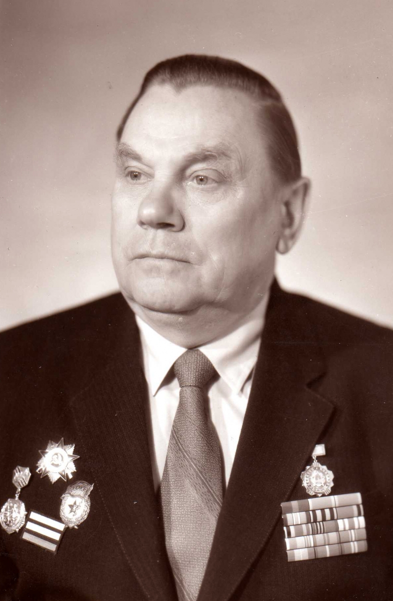 Литвинов Адам Иванович 1990 г..jpg Литвинов Адам Иванович 1990 г..jpg