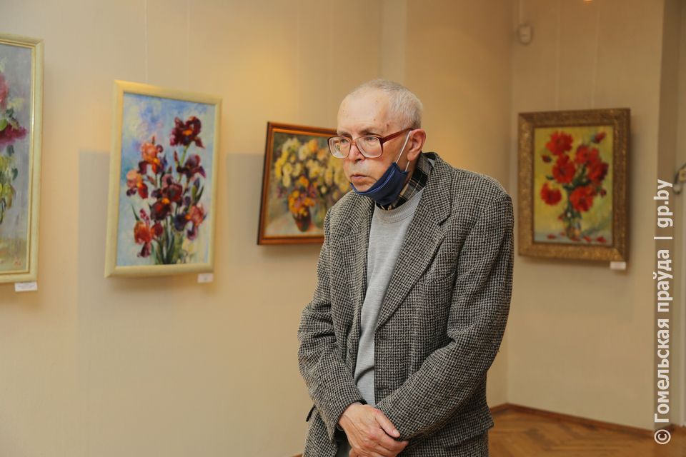 В Светлогорске открылась выставка картин Олега Курашова