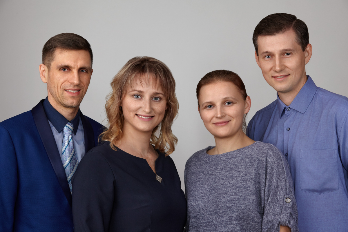 Команда проекта слева направо Евгений, Катрина, Людмила Алексей.jpg