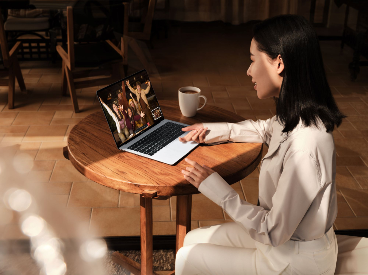 Matebook X_Product_Creative lifestyle shot_Marketing and Sales Service Marketing Dept_MKT_HUAWEI MateBook X Pro_Creative Lifestyle Shot_会议场景创拍_CN_HQ_16-9_JPG_RGB_20240308.jpg