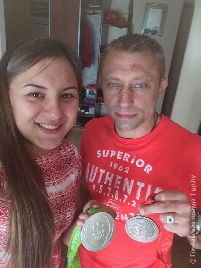 Сергей Смаль с серебром Игр в Барселоне и Мария Мамошук с серебром Игр в Рио.jpg
