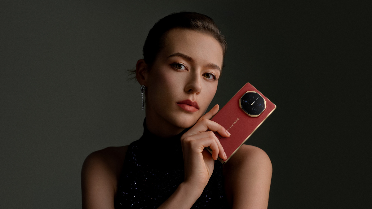 MKT_Mate XT_Lifestyle shot_Female_Red2_F_EN_HQ_JPG_20240910.jpg