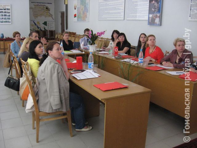Круглый стол в Мозыре.jpg Круглый стол в Мозыре.jpg