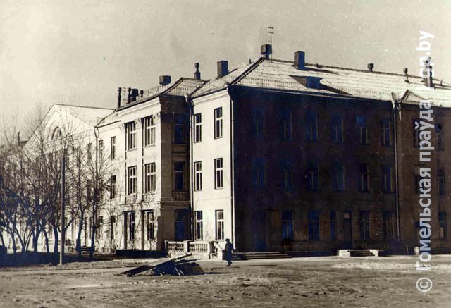 Новое здание детской больницы 1960 год.jpg Новое здание детской больницы 1960 год.jpg