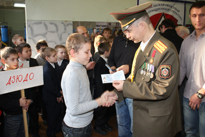 16_10 17 октября  пополнится  отряд юных динамовцев.JPG