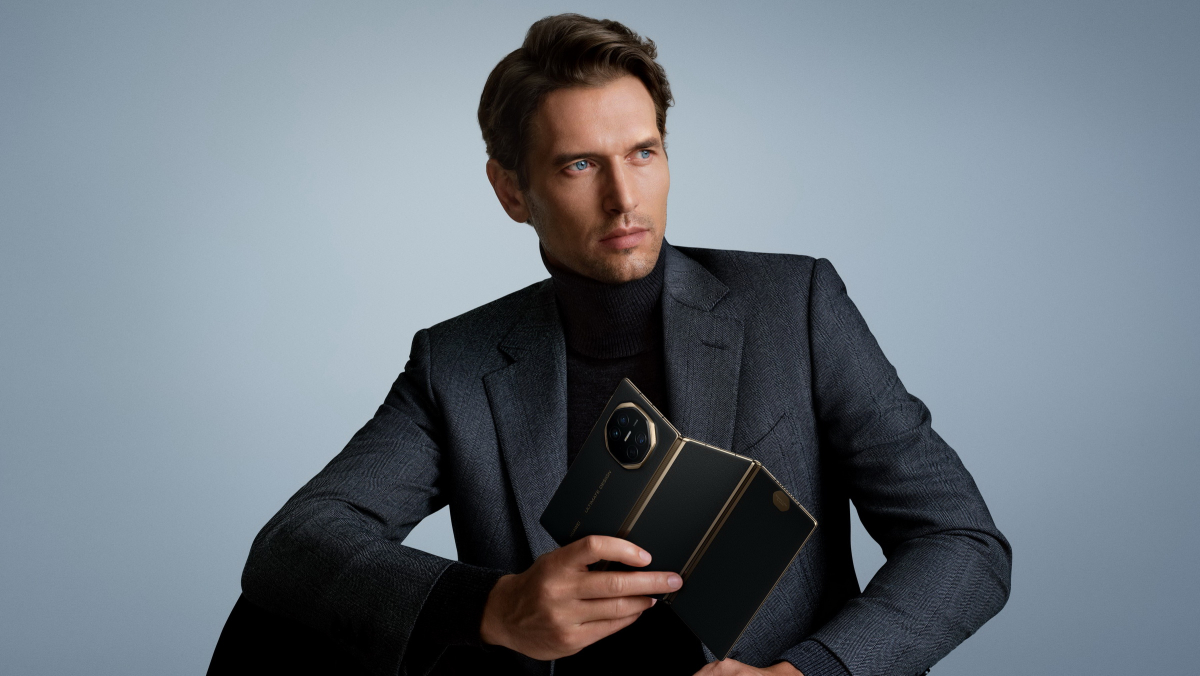 MKT_Mate XT_Lifestyle shot_Male_Black_G_EN_HQ_JPG_20240910.jpg