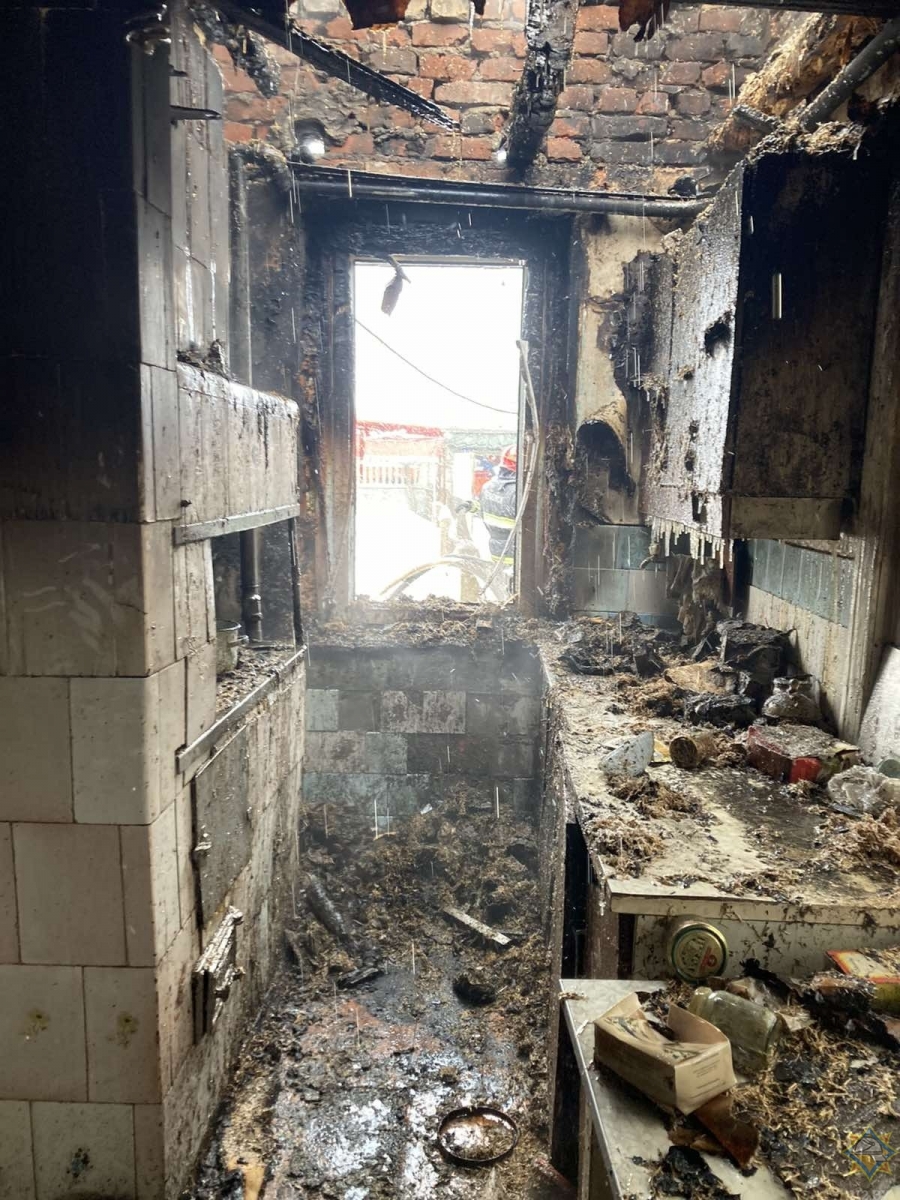 На пожаре в Жлобине работники МЧС спасли пенсионера 13.jpg