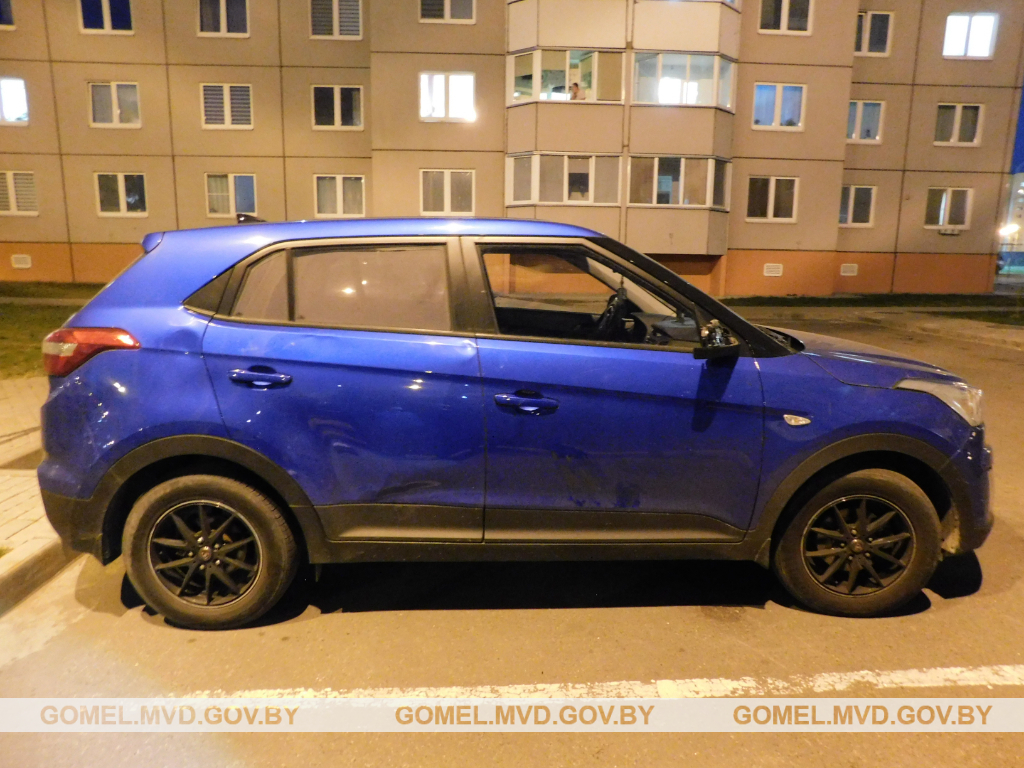 Новобелица_удары по авто 02.jpg Новобелица_удары по авто 02.jpg