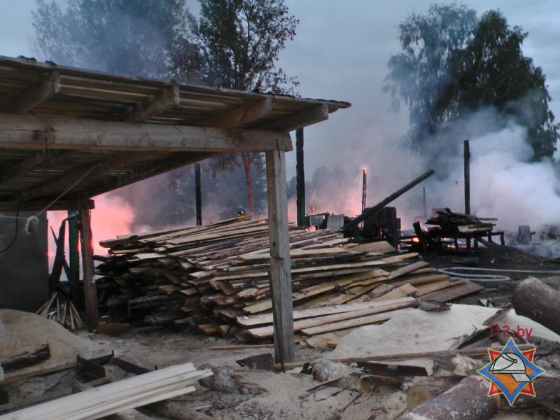 В Житковичском районе произошел пожар на пилораме2.jpg