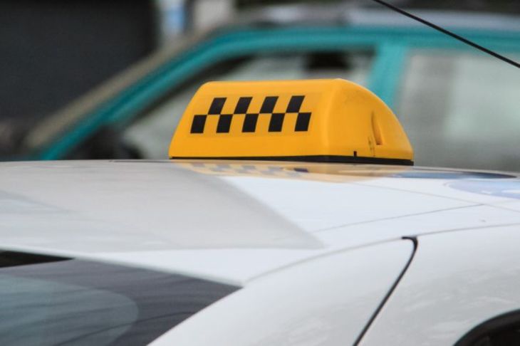 taxi_compressed_0.jpg taxi_compressed_0.jpg