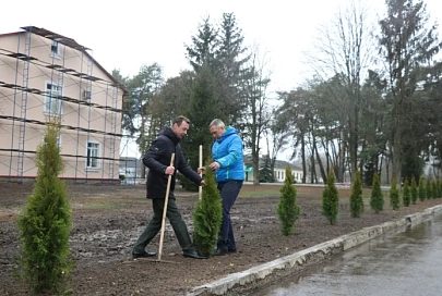 Спасатели Гомельщины навели порядок не только около своих подразделений, но и в памятных местах