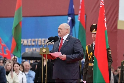 Александр Лукашенко в Минске принял участие в торжественном ритуале чествования государственных символов
