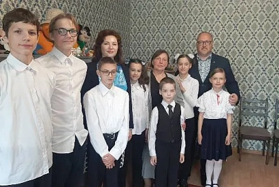 Пусть будут здоровы и счастливы: детей из домов семейного типа навестили миротворцы