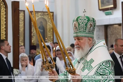 Патриарх Кирилл проводит богослужение в кафедральном соборе Минска