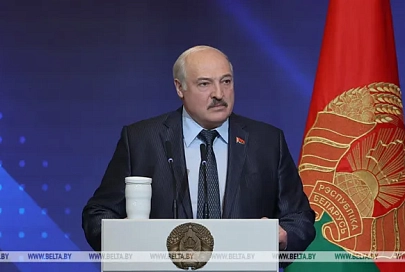 Лукашенко: беглые просятся обратно, рассказывают, как им там "хорошо"