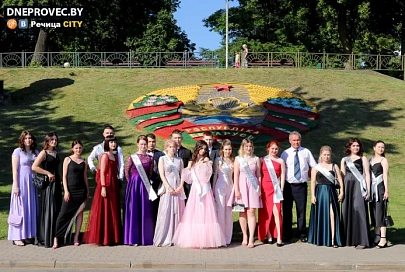 В Речице и районе проходят выпускные вечера