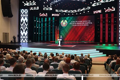 Лукашенко: мы видим провокации против нас, но держимся, потому что худой мир лучше войны