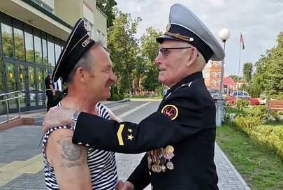 Военные моряки из Добруша и Ветки в последний день июля отметили сразу две праздничные даты – День ВМФ и 10 лет районной организации Белорусского союза военных моряков