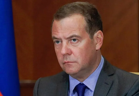 Медведев напомнил генсеку НАТО Столтенбергу, кто победил во Второй мировой войне