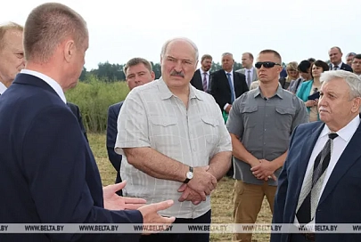 "Есть что-то новое - завтра мы там будем". Лукашенко рассказал, как выбирает маршруты своих поездок