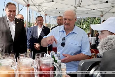 Лукашенко: чувствую, как стонет страна, напряжение жуткое в хорошем смысле слова