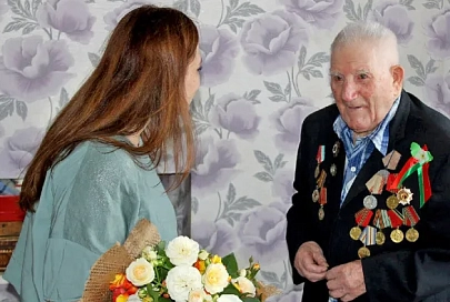 В Речице со 100-летием поздравили ветерана Великой Отечественной войны Александра Бертникова 