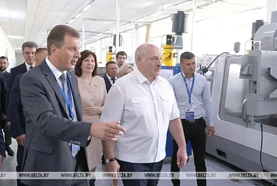 Президент поручил в ближайшее время решить проблемы с проведением платежей в условиях санкций