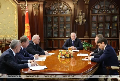 Лукашенко предложил корпорации "ВЭБ.РФ" активнее сотрудничать с Беларусью, но есть одно условие