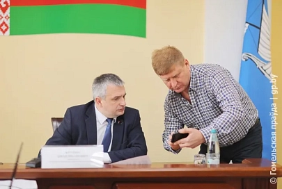 Затоплены огороды, незаконно открыта автомойка: председатель облисполкома Иван Крупко провел прямую линию и прием граждан в Жлобине
