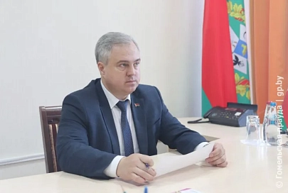 Благодарность врачам, дорожные знаки и ритуальный зал... Заместитель председателя облисполкома Владимир Привалов провел прием граждан