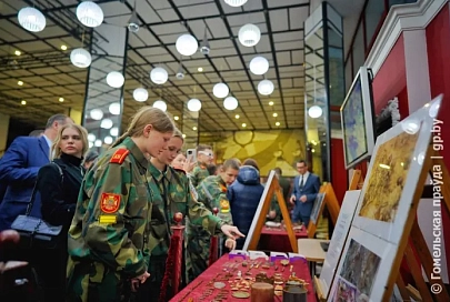 В кинотеатре имени Калинина открылась выставка 3D фотографий по материалам уголовного дела о геноциде белорусского народа