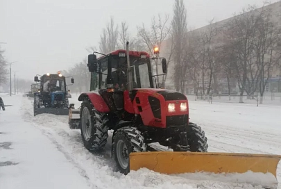 В Гомельской области для очистки дорог от снега задействовали около 350 единиц техники
