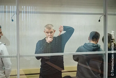 «Готовься бастовать!». В суде рассмотрели вещдоки по делу экстремистов из «Рабочага руху» 