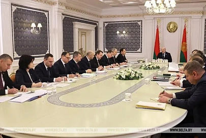 "Конспирология" переговоров с Путиным, суверенитет и пожелание к России. Подробности совещания у Лукашенко