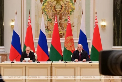 Лукашенко и Путин договорились о подготовке экипажей самолетов армии Беларуси со специфическими боеприпасами