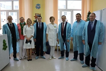 Сотрудники УСК по Гомельской области вручили новогодние подарки пациентам детской больницы