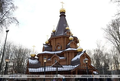 Глава государства зажег рождественскую свечу в храме Свято-Елисаветинского монастыря