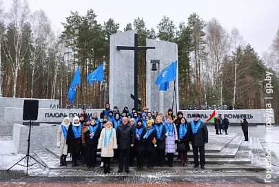 Наша общая боль и память: митинг-реквием в Оле собрал десятки жителей региона