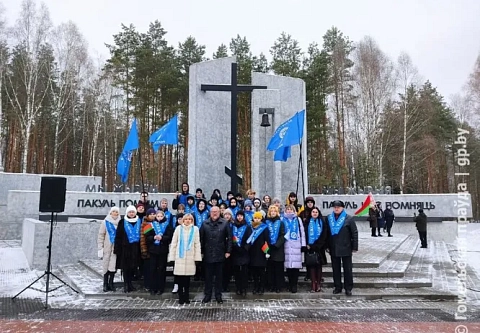 Наша общая боль и память: митинг-реквием в Оле собрал десятки жителей региона