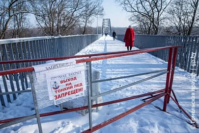 В Гомеле люди игнорируют предупреждающие таблички и выходят на подтопленные территории 