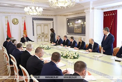 Президент поручил изучить работу центров по обслуживанию бюджетных организаций